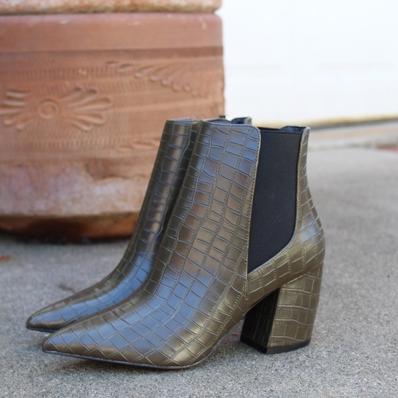 🚨//Fall Must Haves// Croco print Bootie - Picture 7 of 8